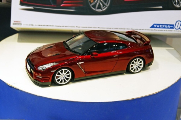 Nissan R35 GT-R (Aoshima) - Image 2